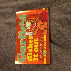 Garfield Dishes it Out